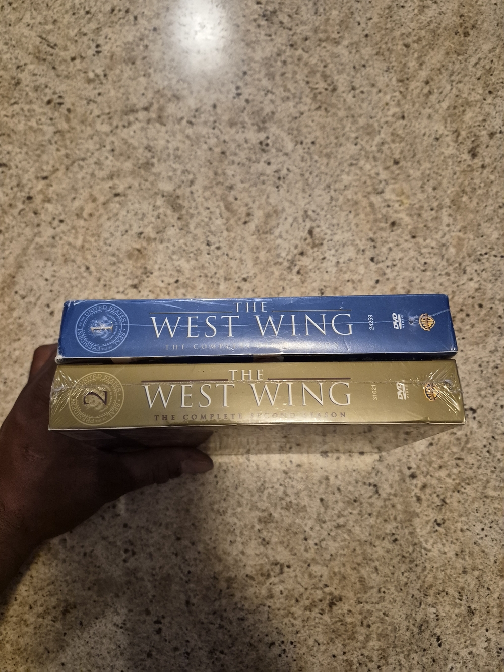 Warner Bros. The West Wing DVD Box Set - Blue & Gold. Season 1 & 2
